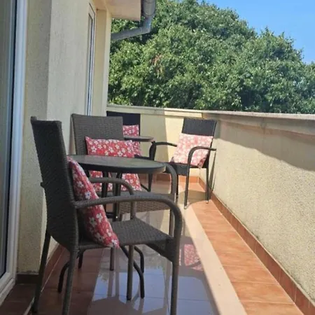 Stinjan Sunny Apartamento